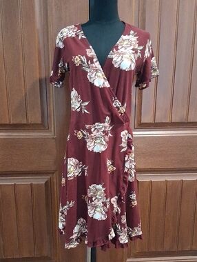 Justify Size L Floral Dress